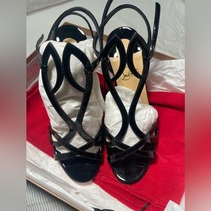 NIB Christian Louboutin double L